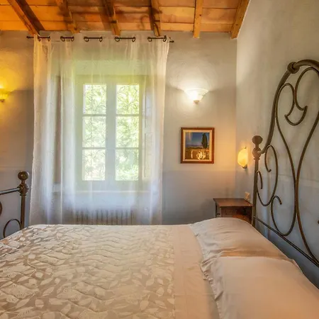 Podere Lamone A * مونتيتشيلو